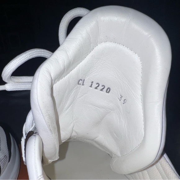 LV Archlight Sneaker - Picture 16 of 17
